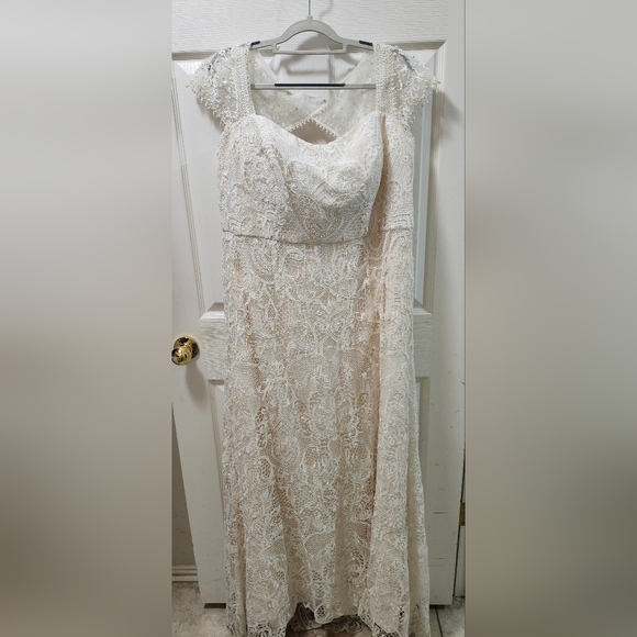 Melissa Sweet Beaded Cap Sleeve Lace Wedding Dress 20W -  threedaughtersproperties.com